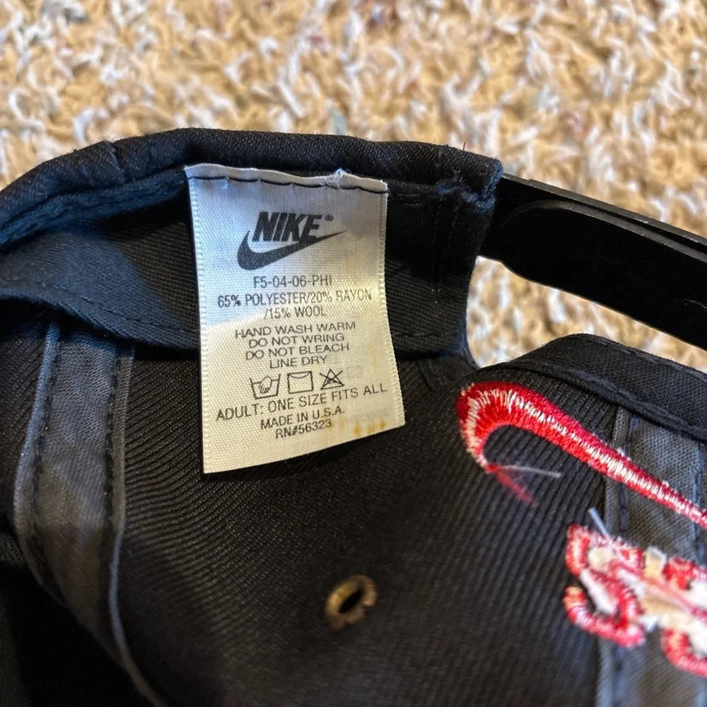 90s Vintage Nike Jordan Hat - Black with Red stitching - Picture 4 of 4